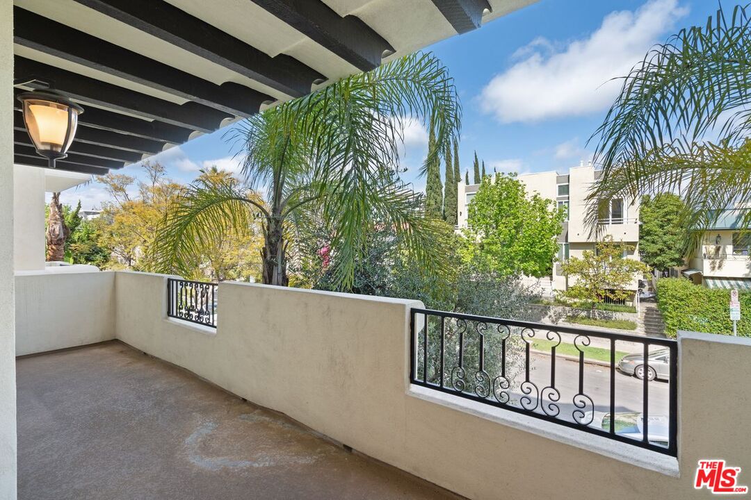 1135 Rexford Dr Unit: 206