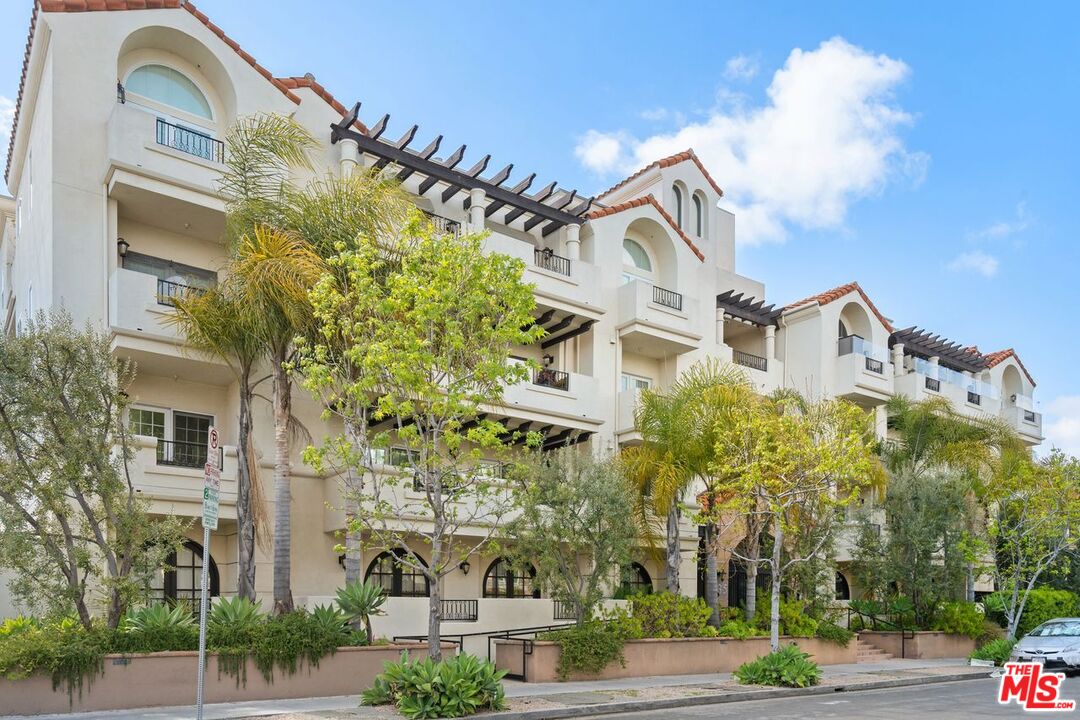 1135 Rexford Dr Unit: 206