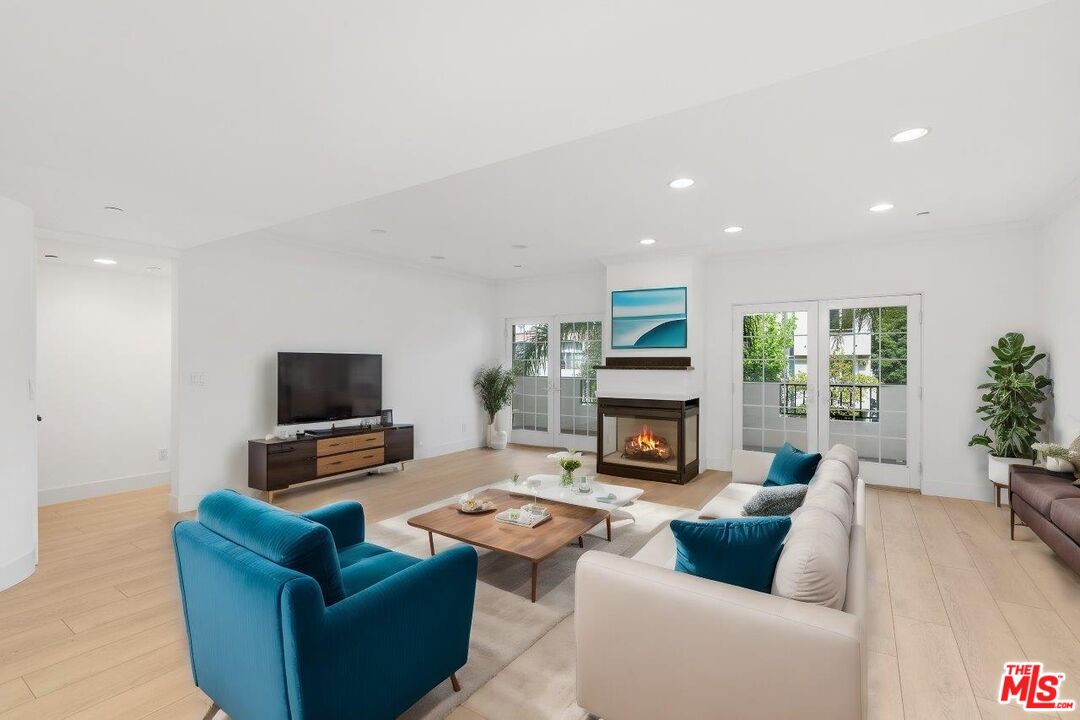 1135 Rexford Dr Unit: 206