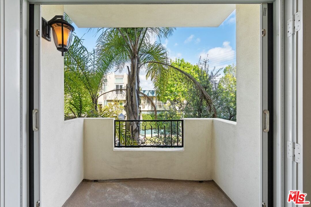 1135 Rexford Dr Unit: 206