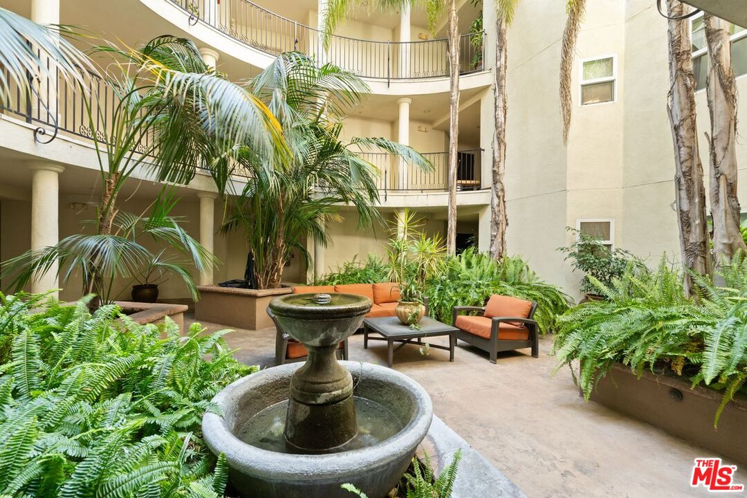 1135 Rexford Dr Unit: 206