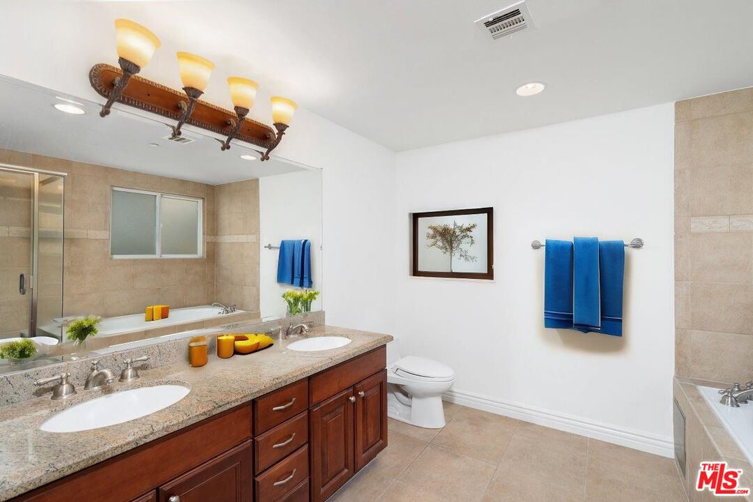 1135 Rexford Dr Unit: 206