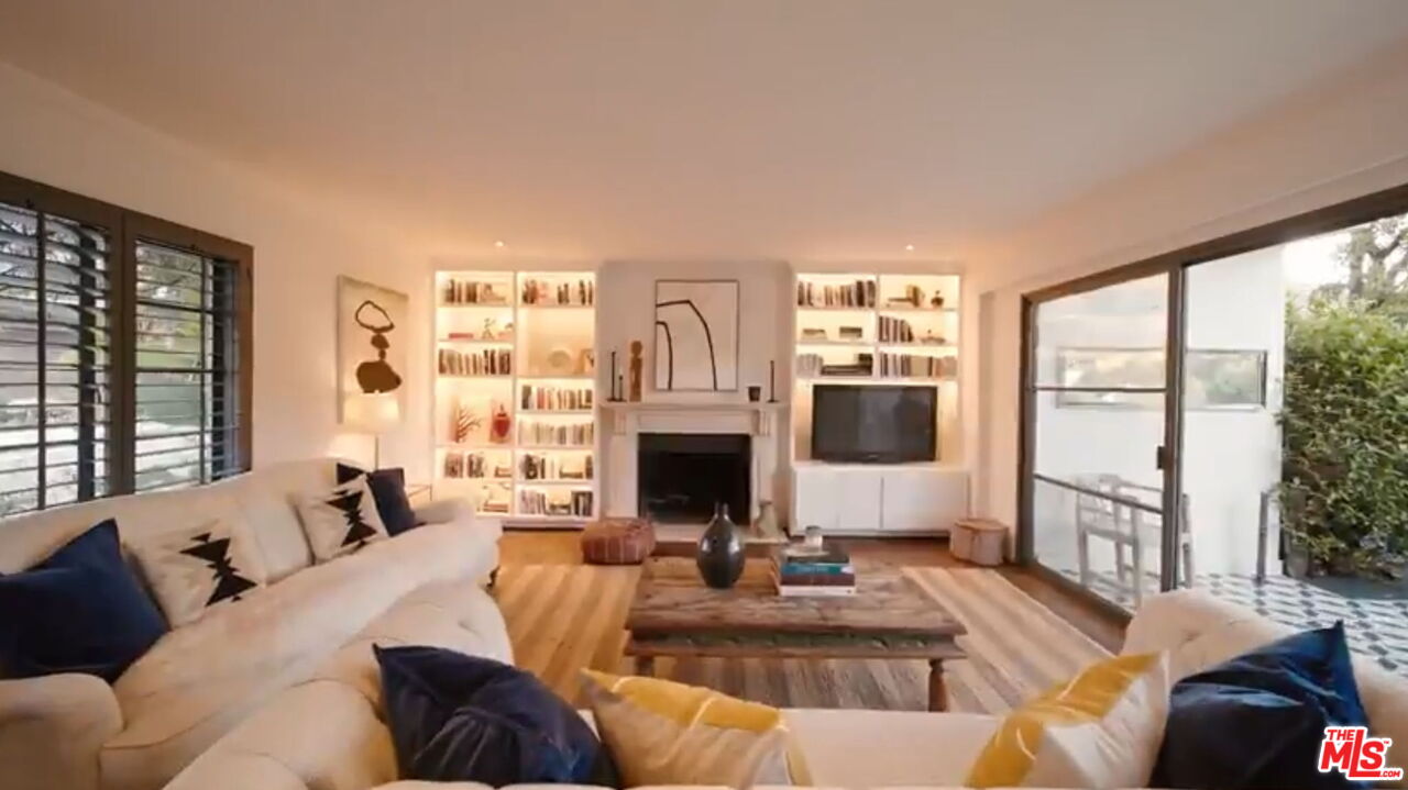 2500 Carman Crest Dr