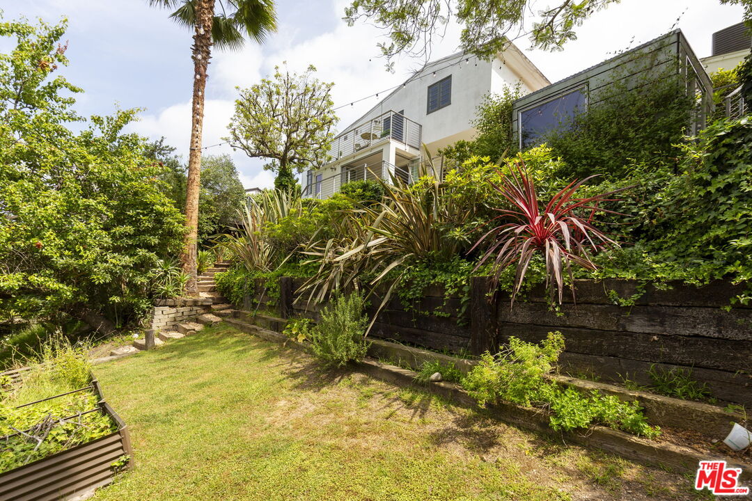 2500 Carman Crest Dr