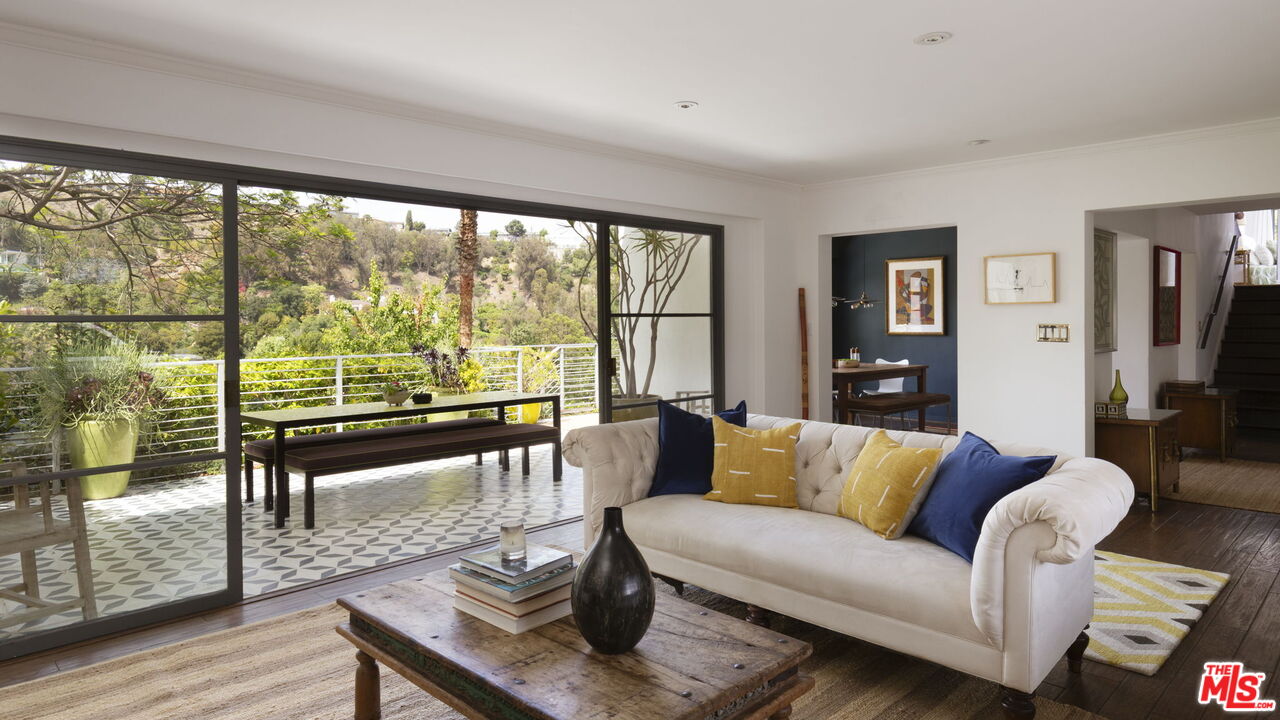 2500 Carman Crest Dr