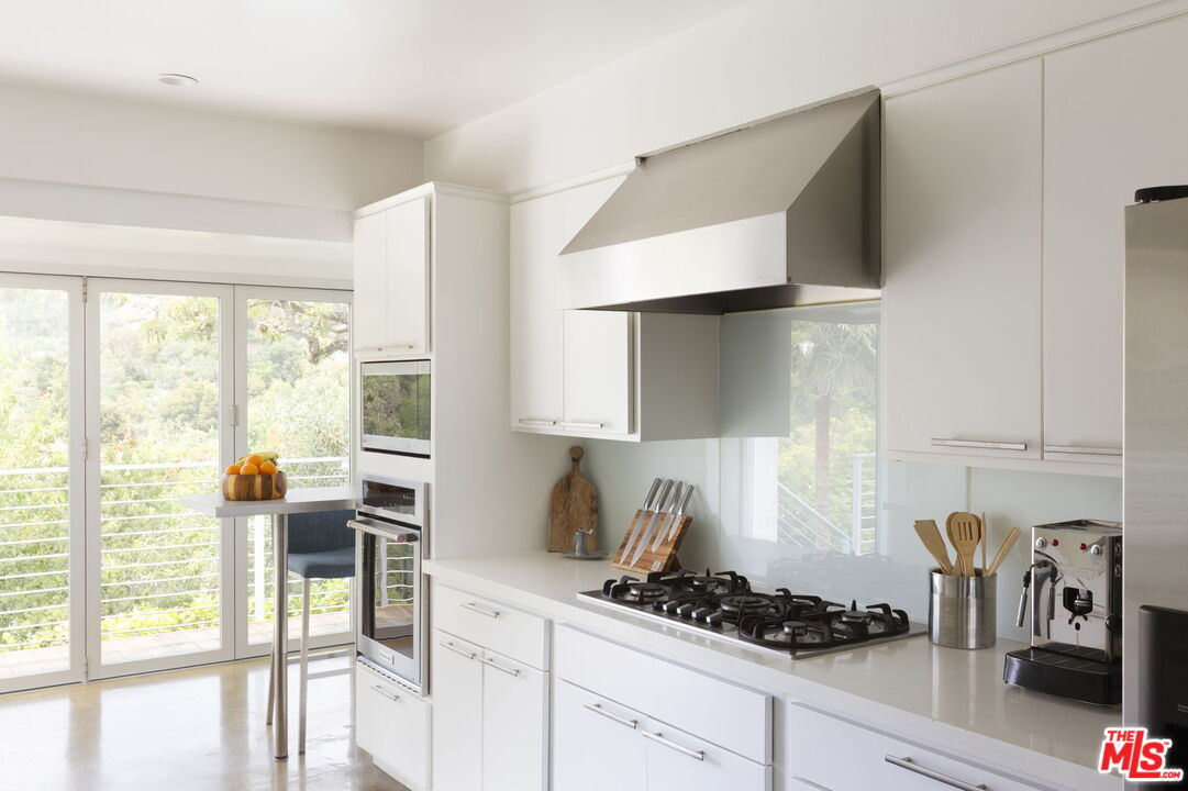 2500 Carman Crest Dr