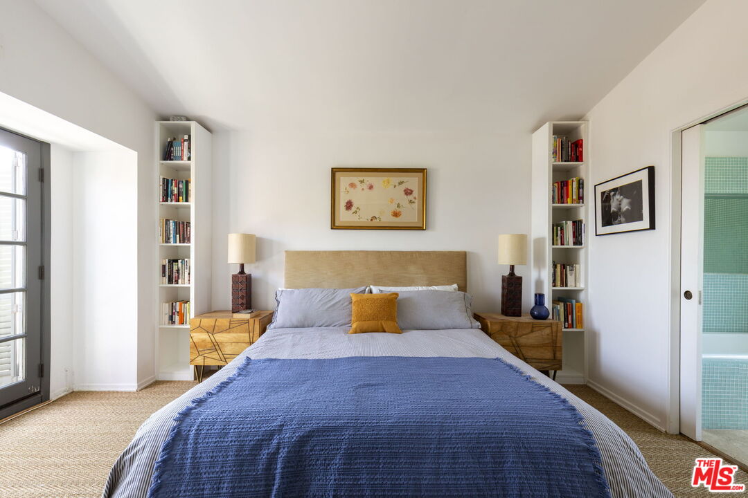 2500 Carman Crest Dr