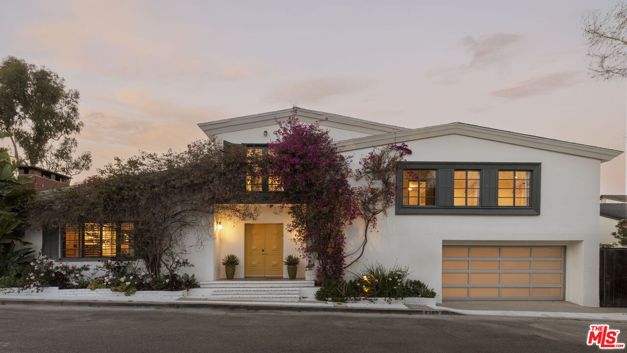 2500 Carman Crest Dr