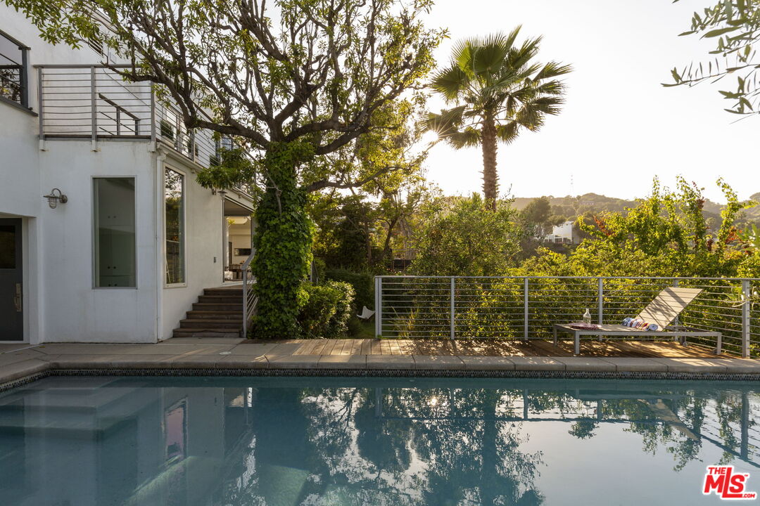 2500 Carman Crest Dr