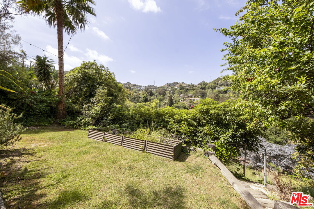 2500 Carman Crest Dr