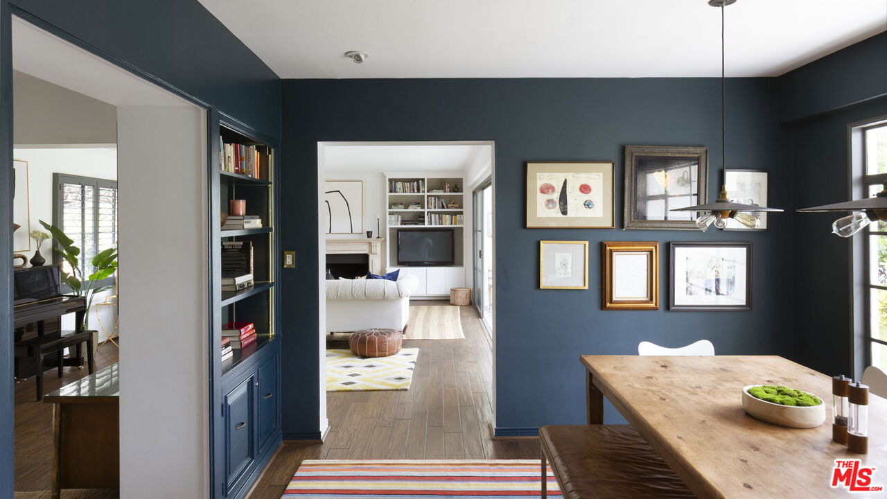 2500 Carman Crest Dr