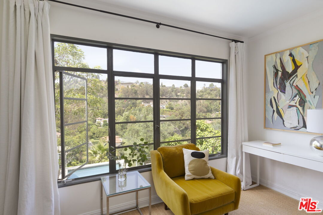 2500 Carman Crest Dr