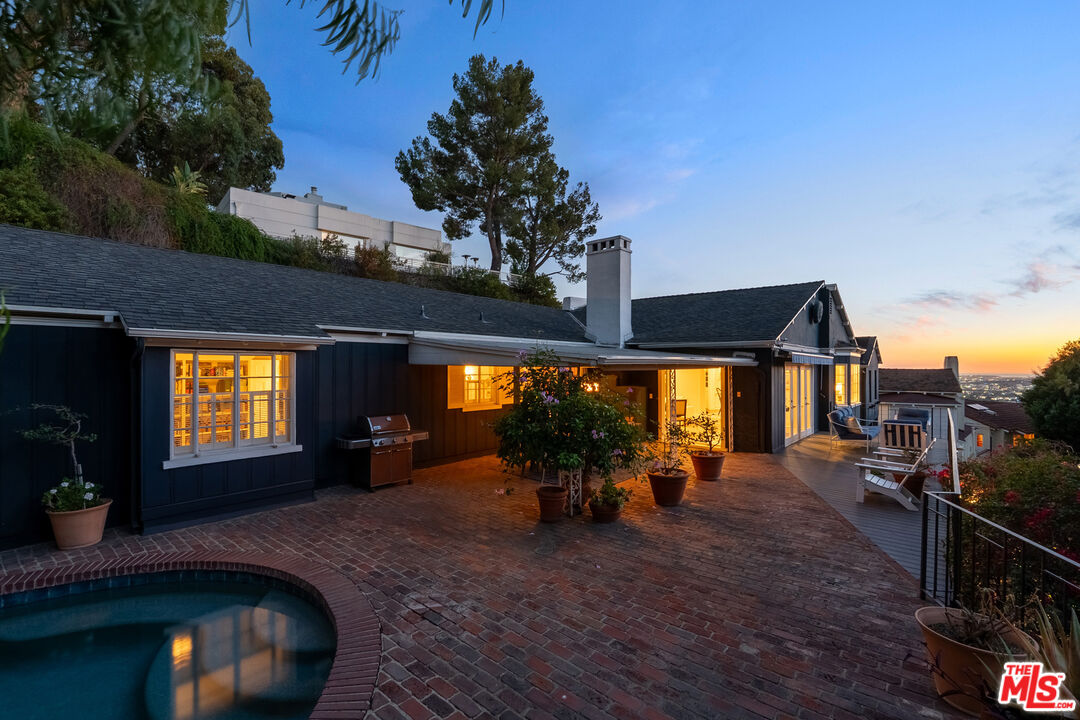 2109 Castilian Dr