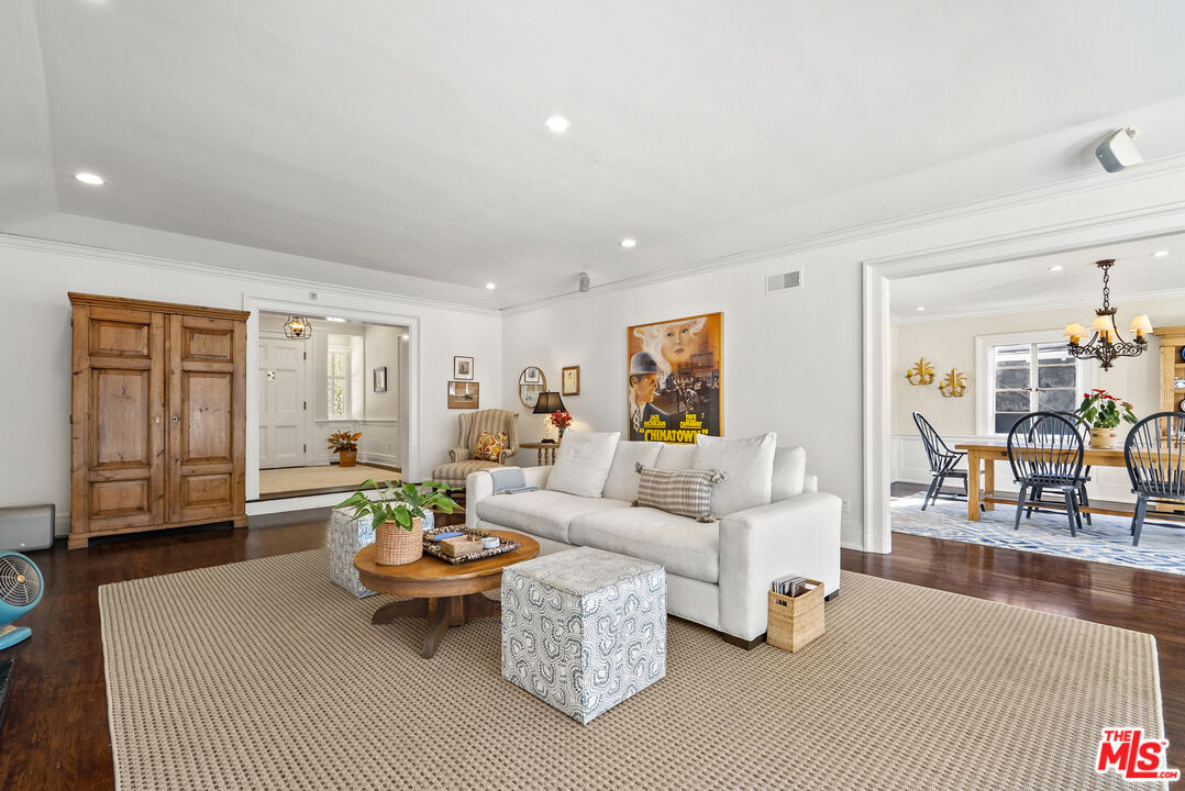 2109 Castilian Dr
