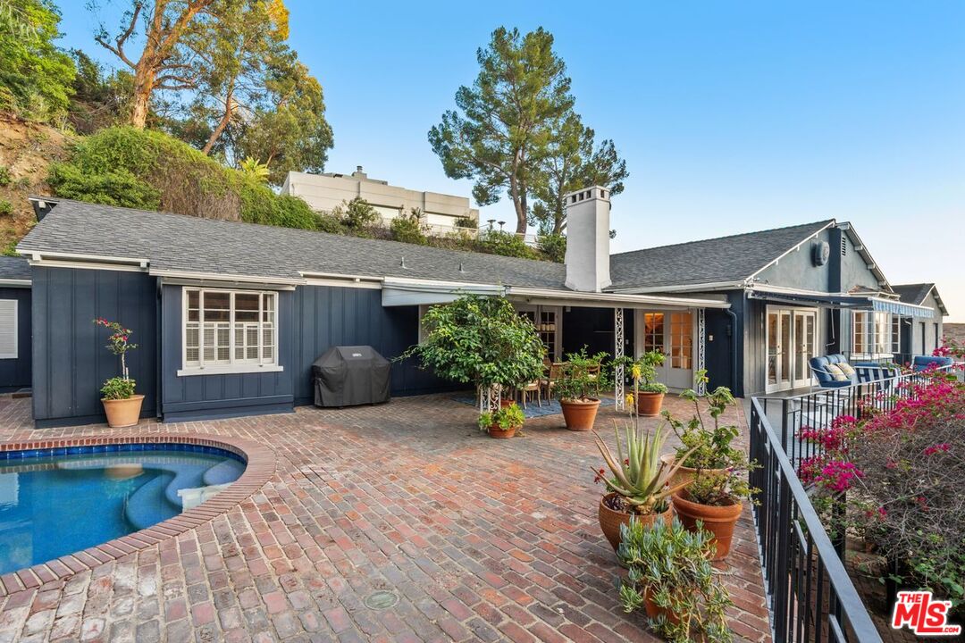 2109 Castilian Dr