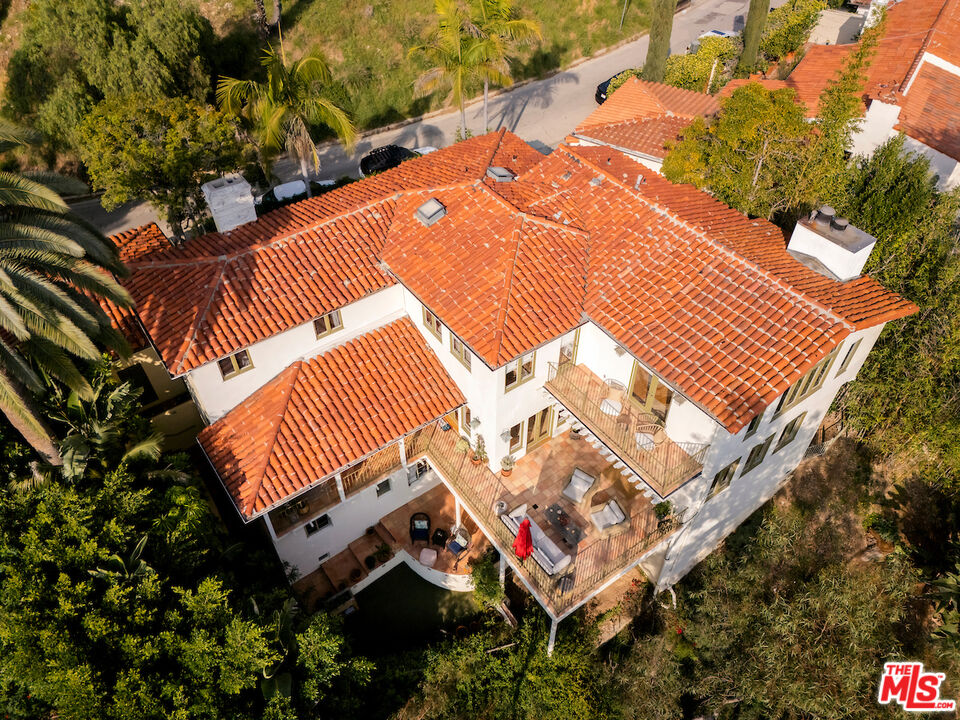 7050 La Presa Dr