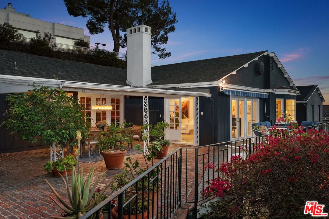 2109 Castilian Dr