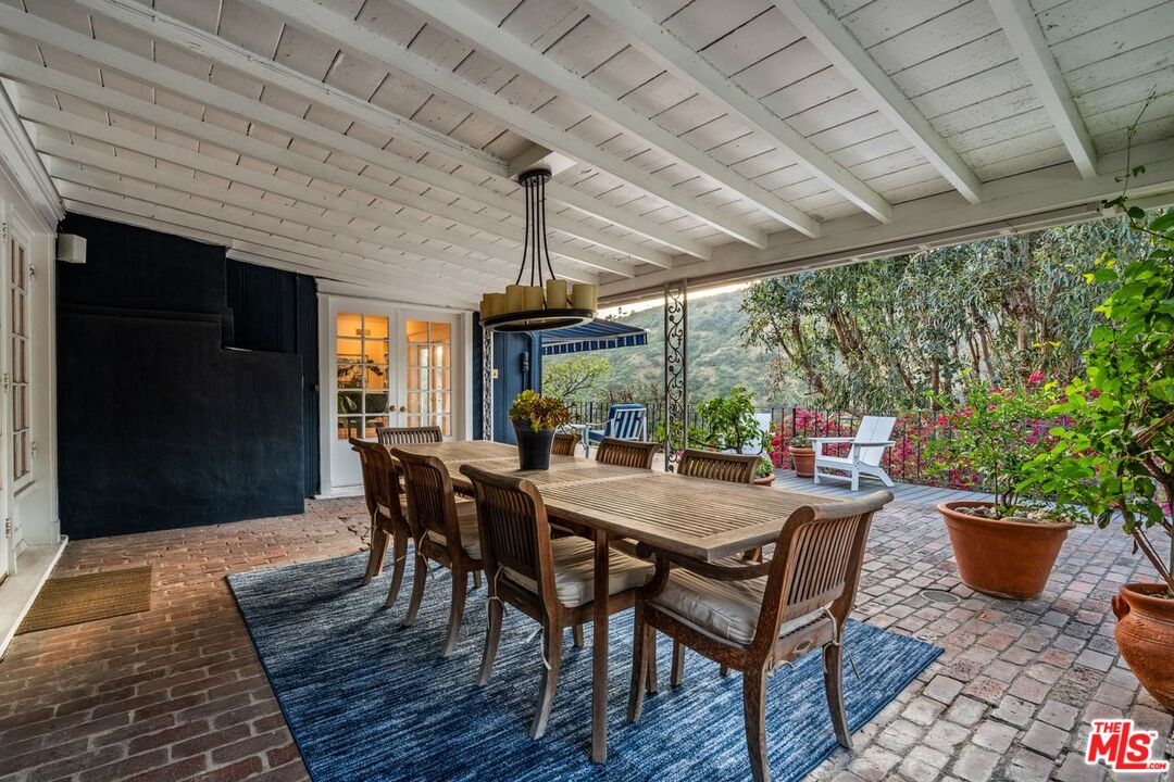2109 Castilian Dr