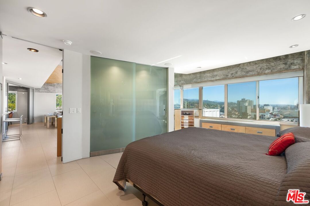 7135 Hollywood Blvd Unit: 1210