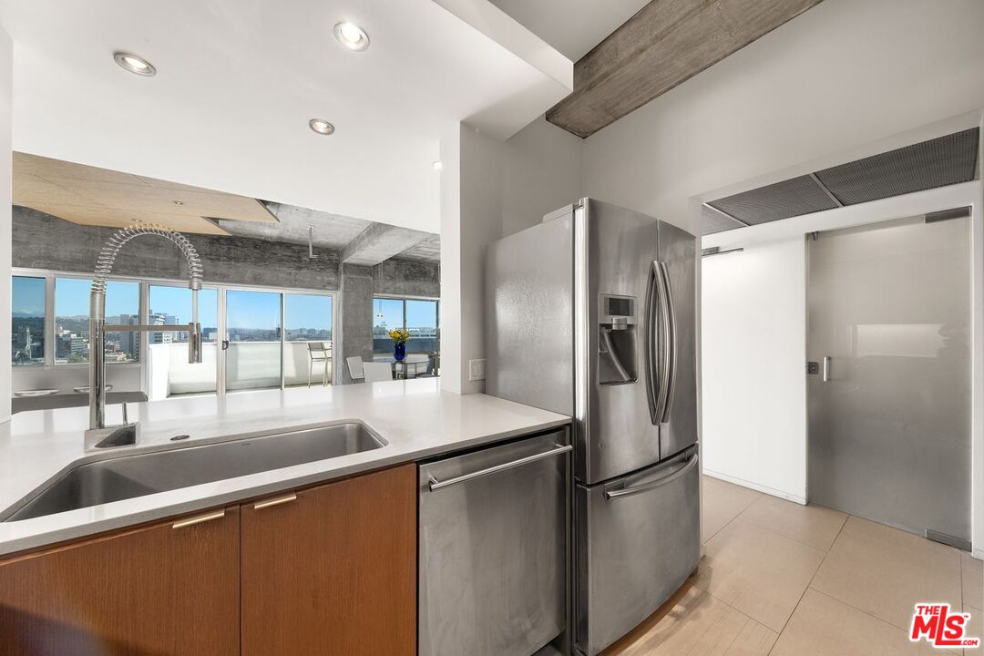 7135 Hollywood Blvd Unit: 1210