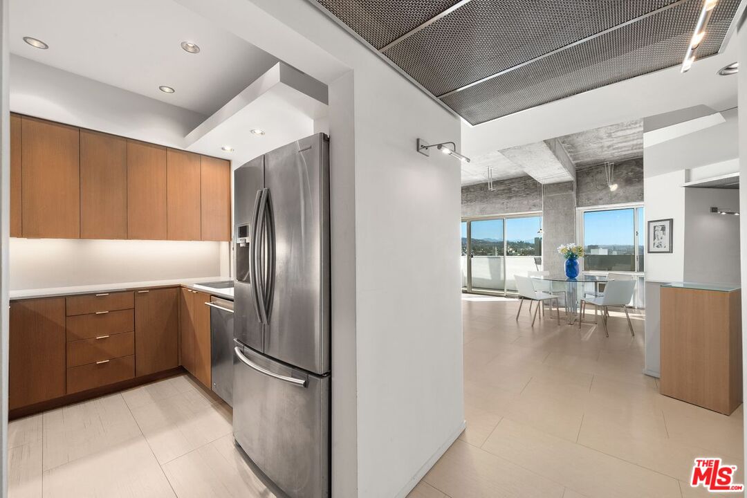 7135 Hollywood Blvd Unit: 1210