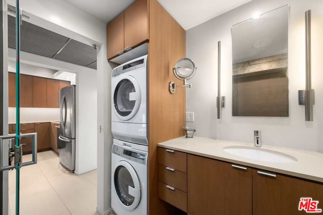 7135 Hollywood Blvd Unit: 1210