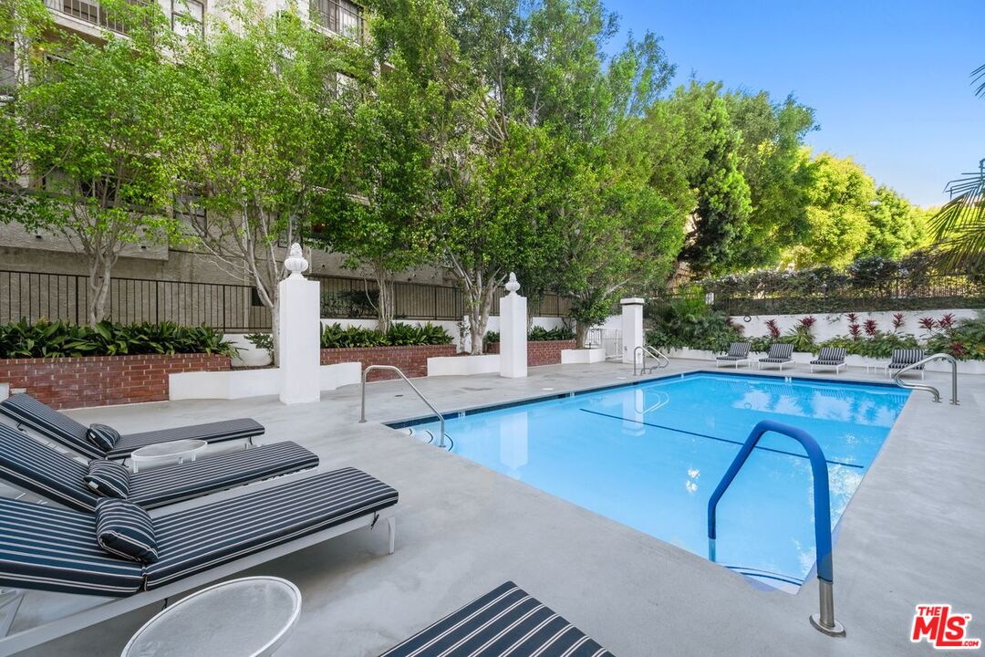7135 Hollywood Blvd Unit: 1210