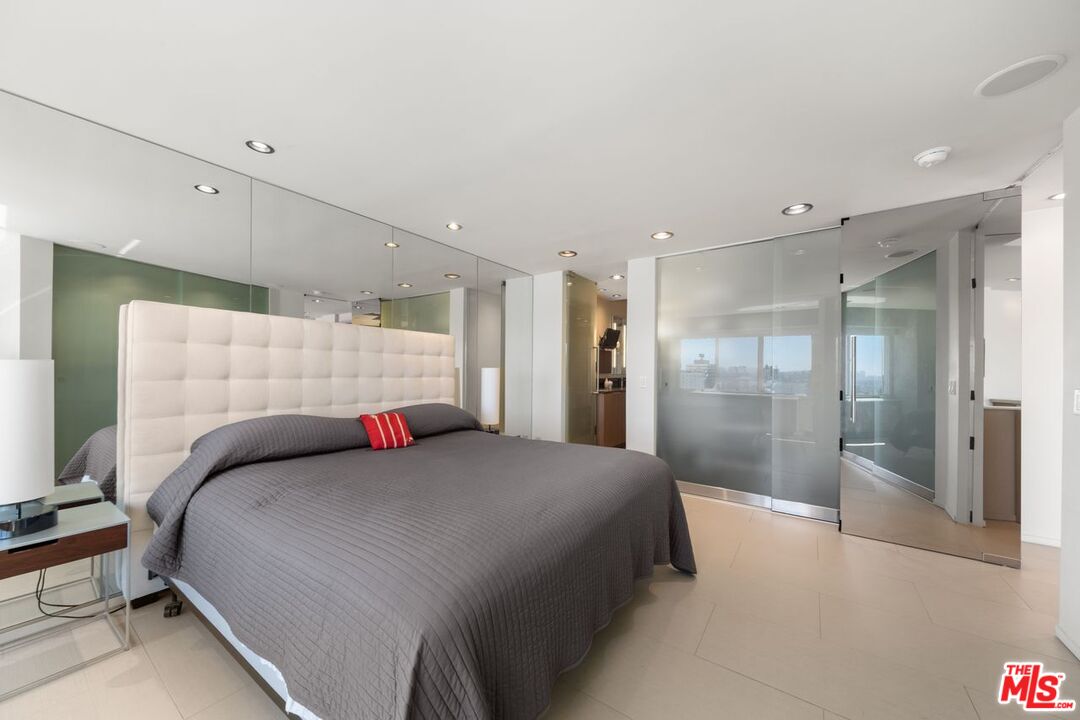 7135 Hollywood Blvd Unit: 1210