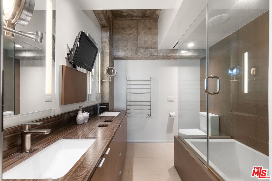 7135 Hollywood Blvd Unit: 1210