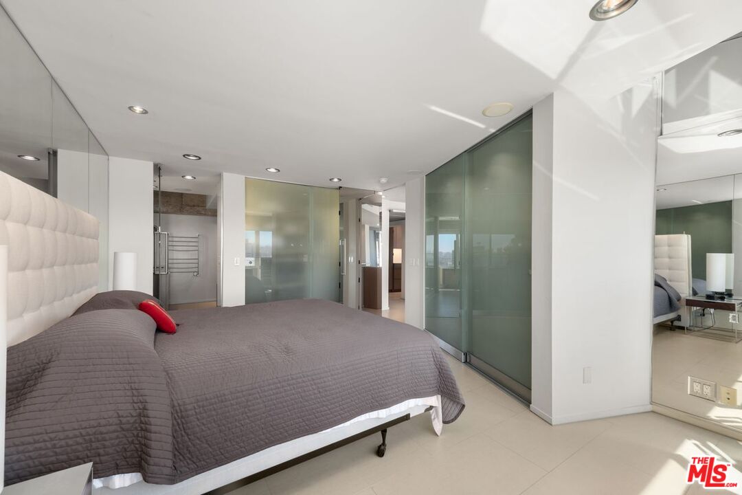 7135 Hollywood Blvd Unit: 1210