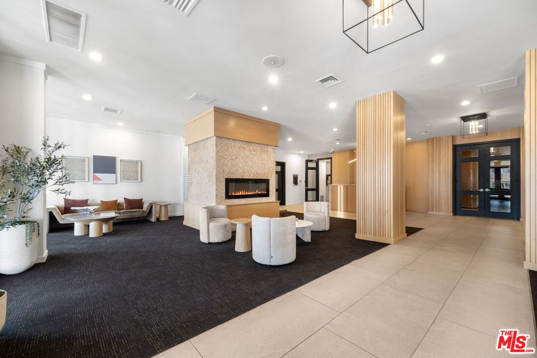 7135 Hollywood Blvd Unit: 1210