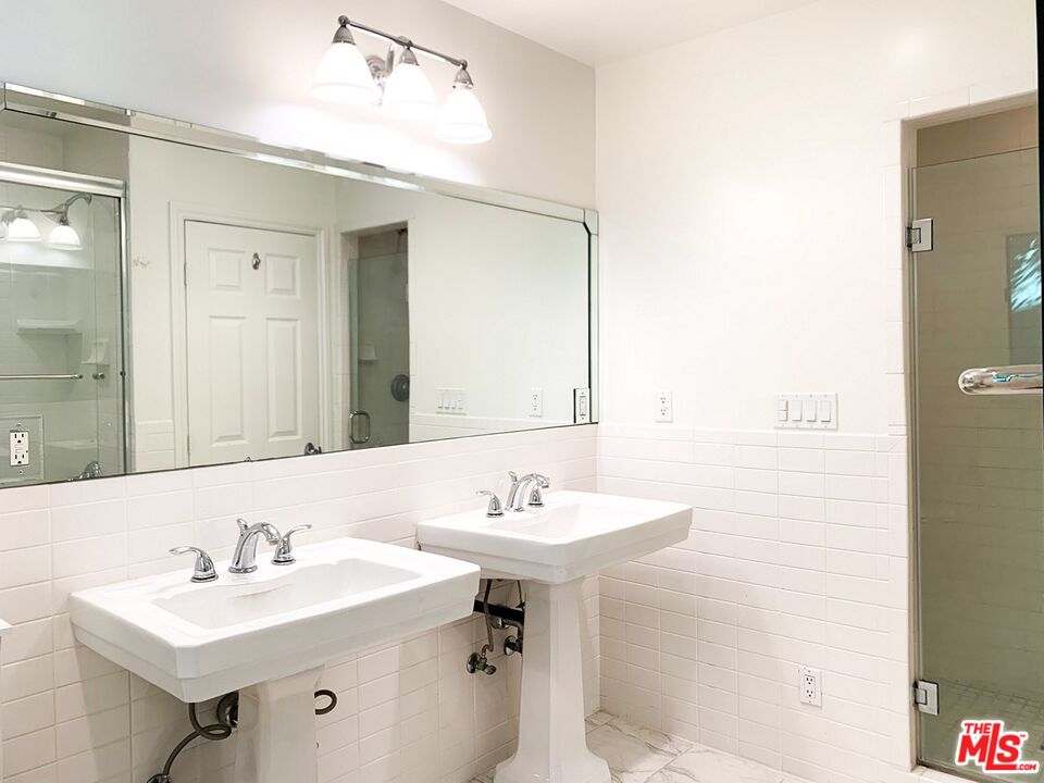 2239 VISTA DEL MAR PL