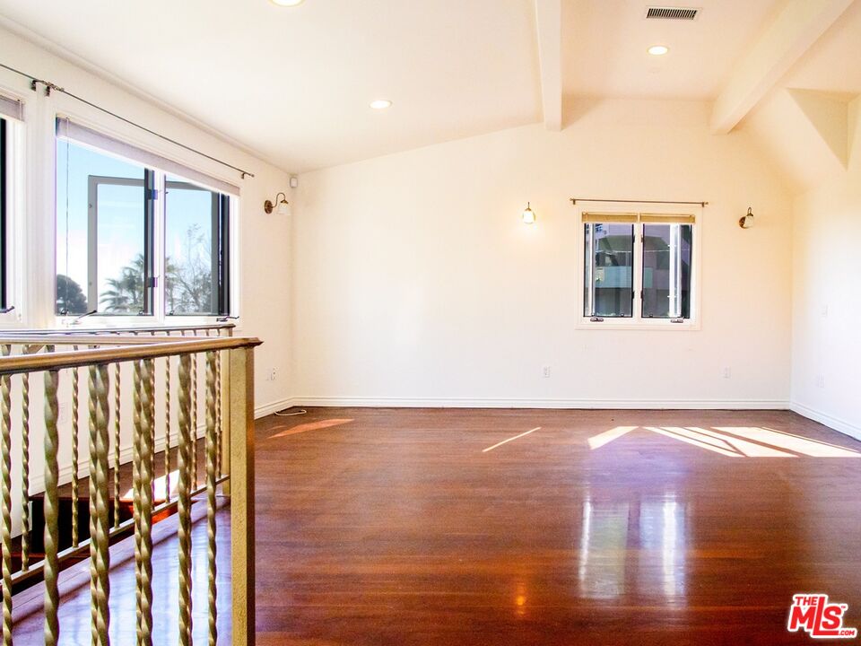2239 VISTA DEL MAR PL