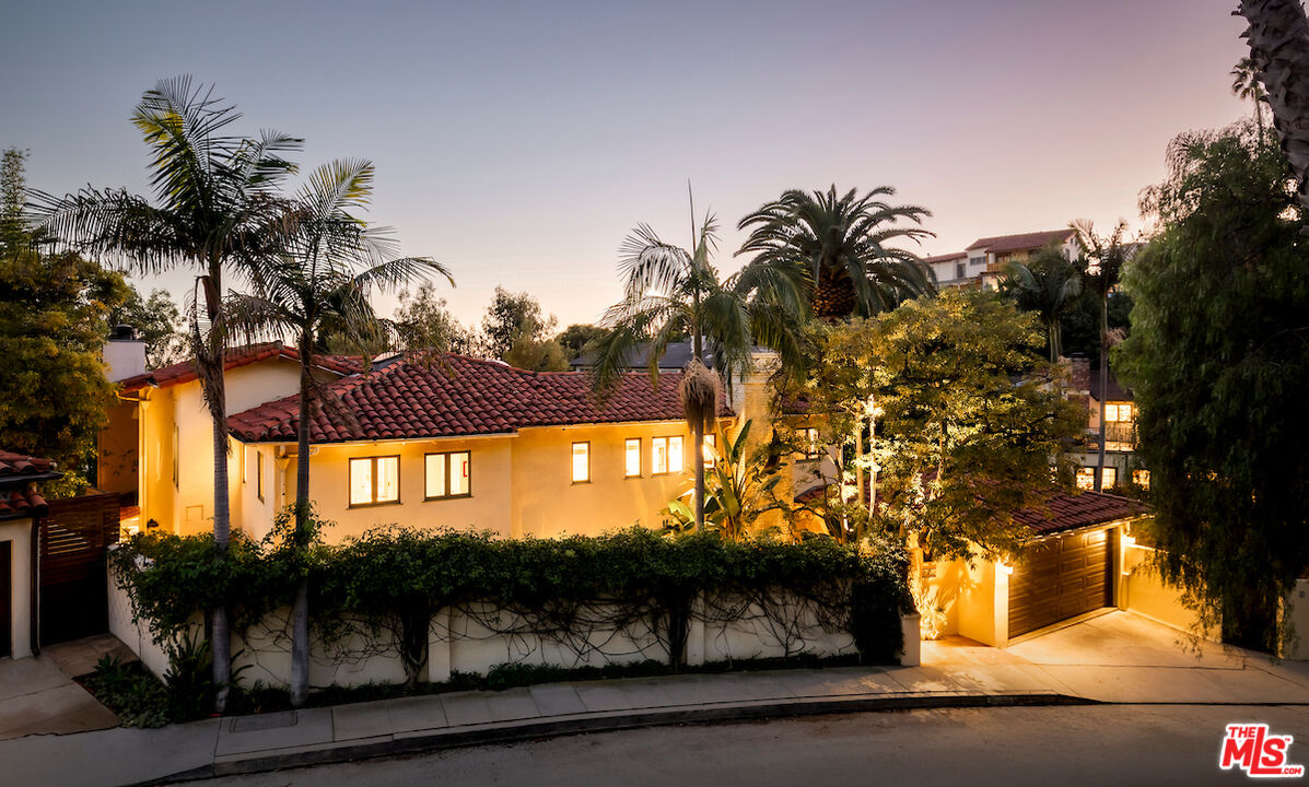 7050 La Presa Dr