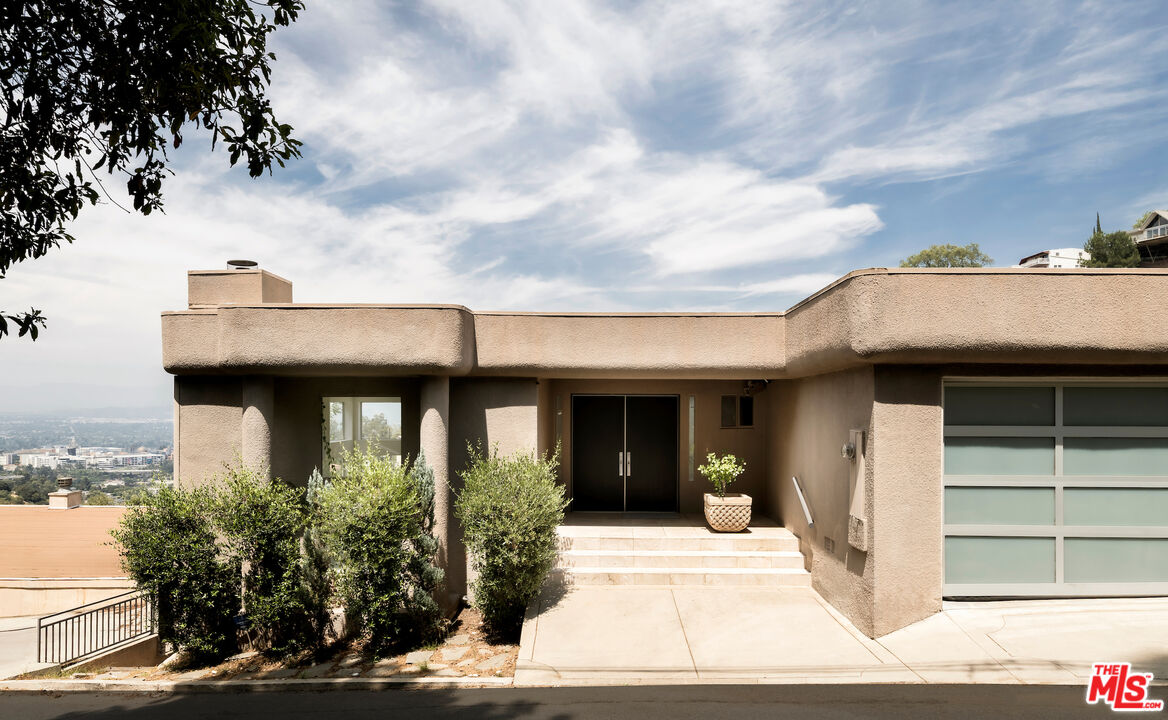 7265 Caverna Dr