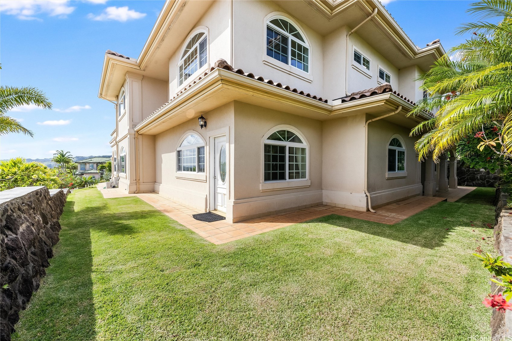 1327 Kamehame Drive