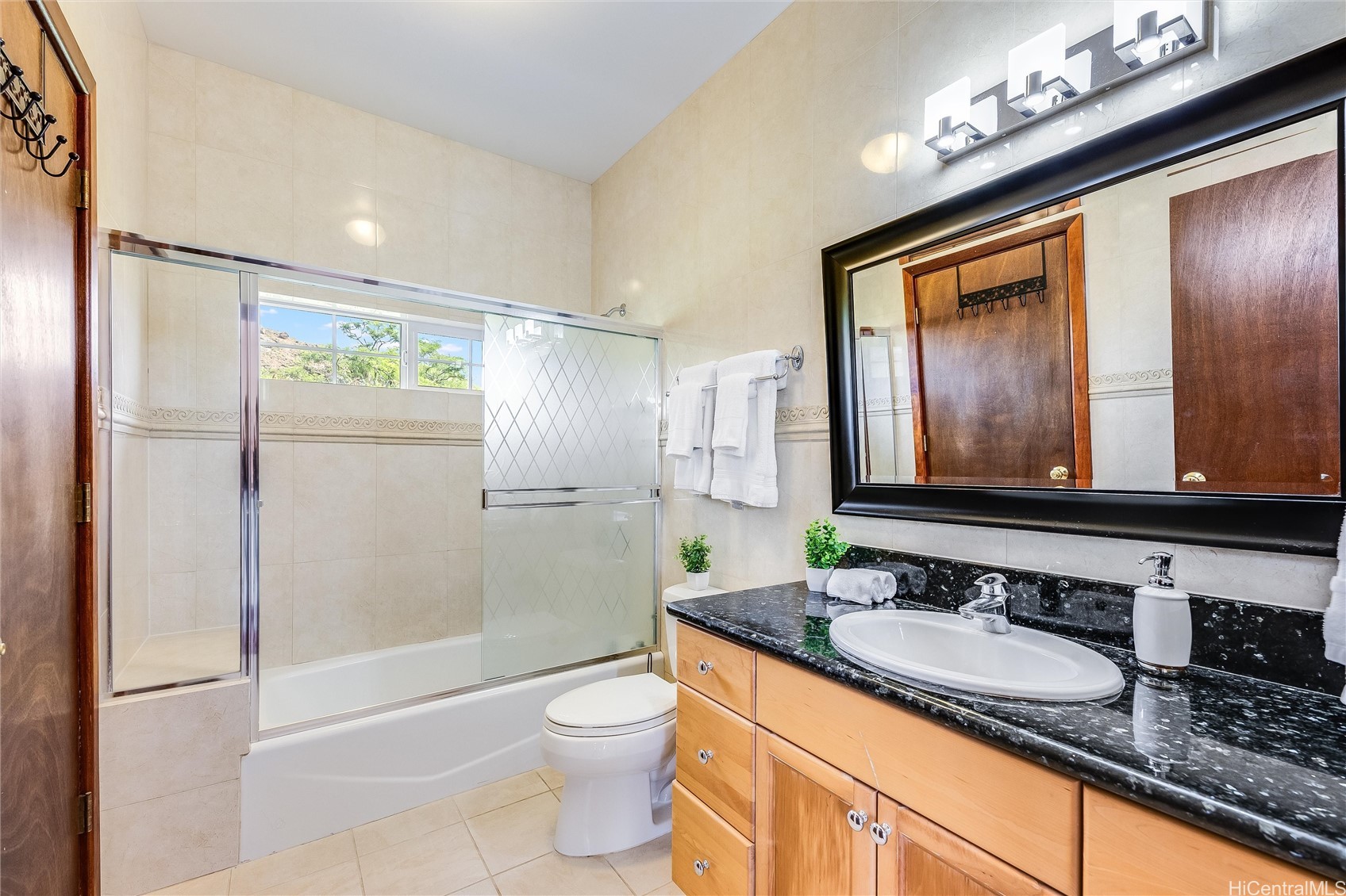 1327 Kamehame Drive
