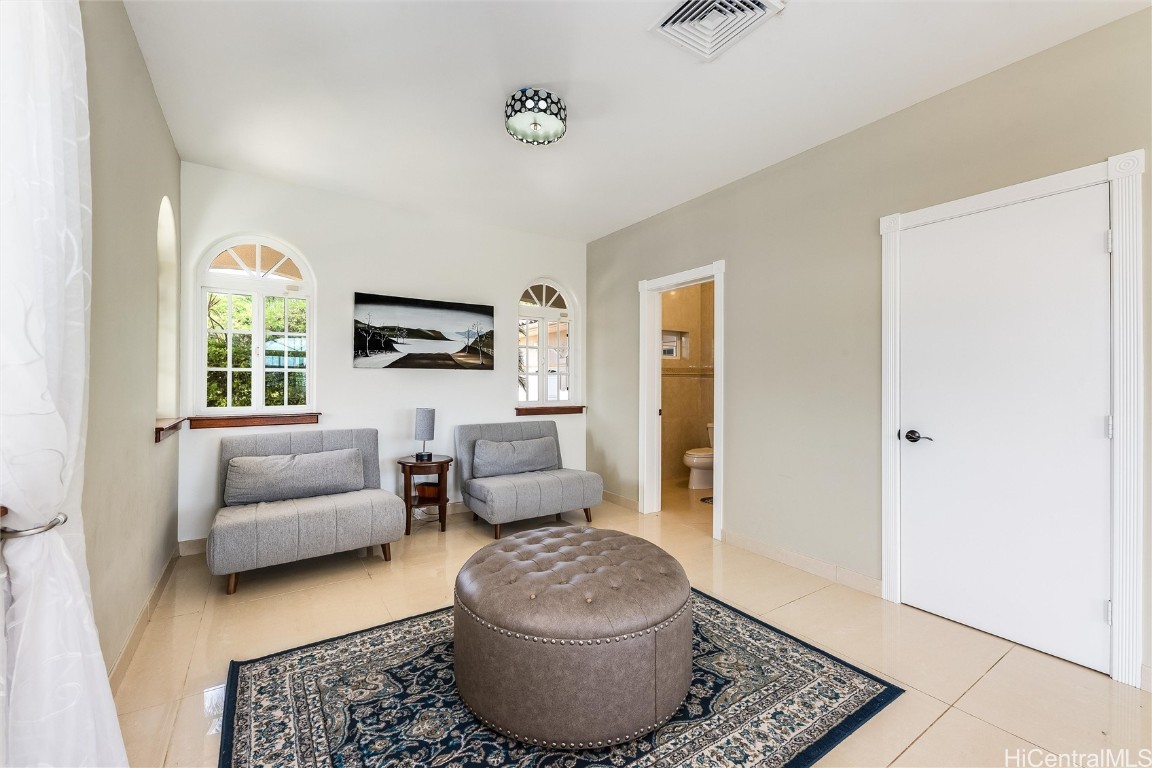 1327 Kamehame Drive