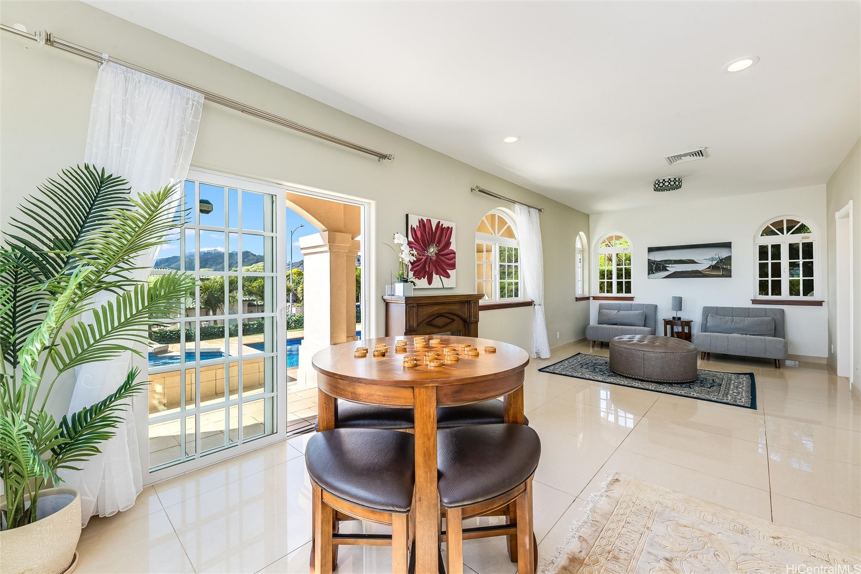 1327 Kamehame Drive