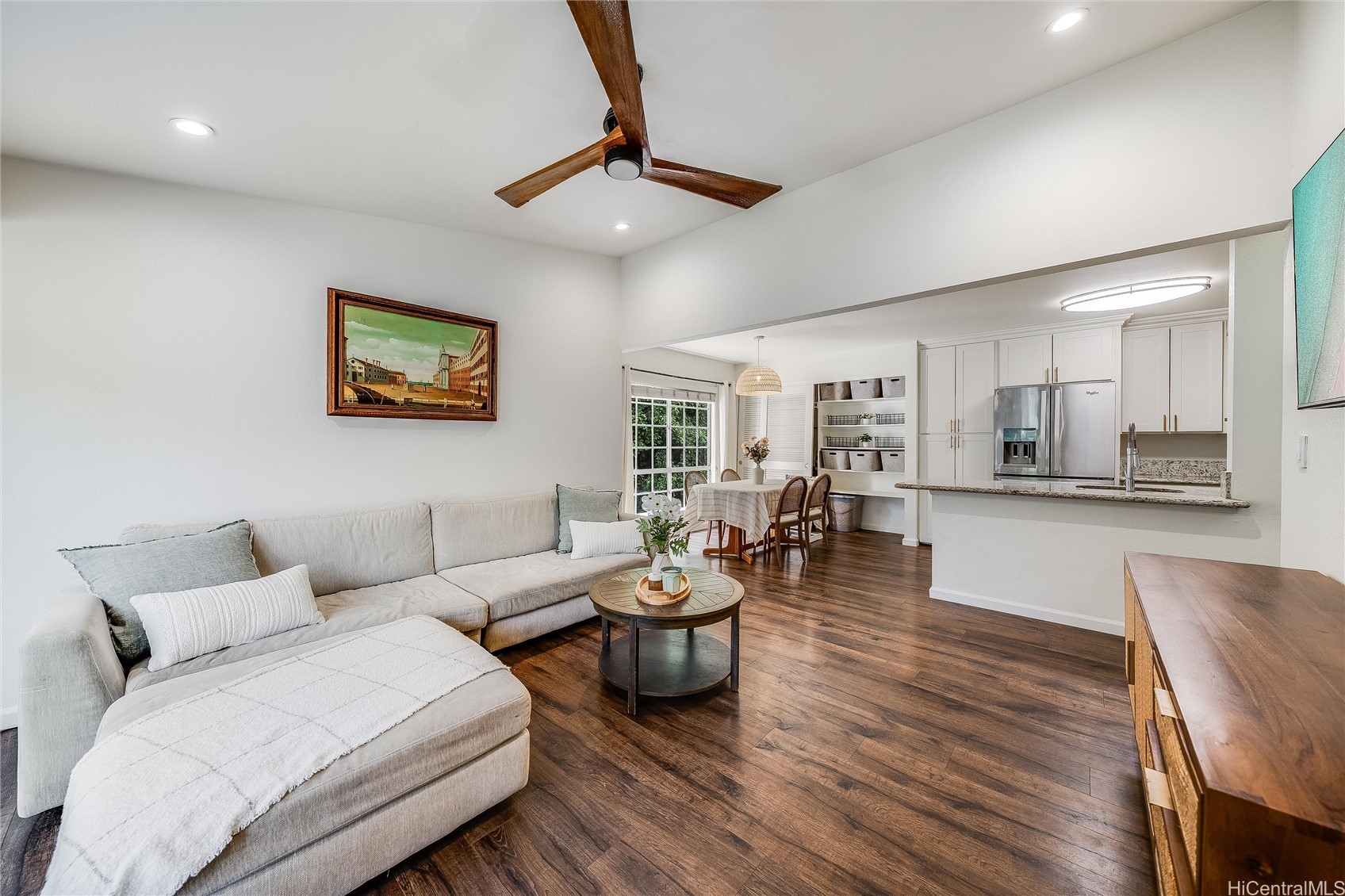 585 Mananai Place 26U