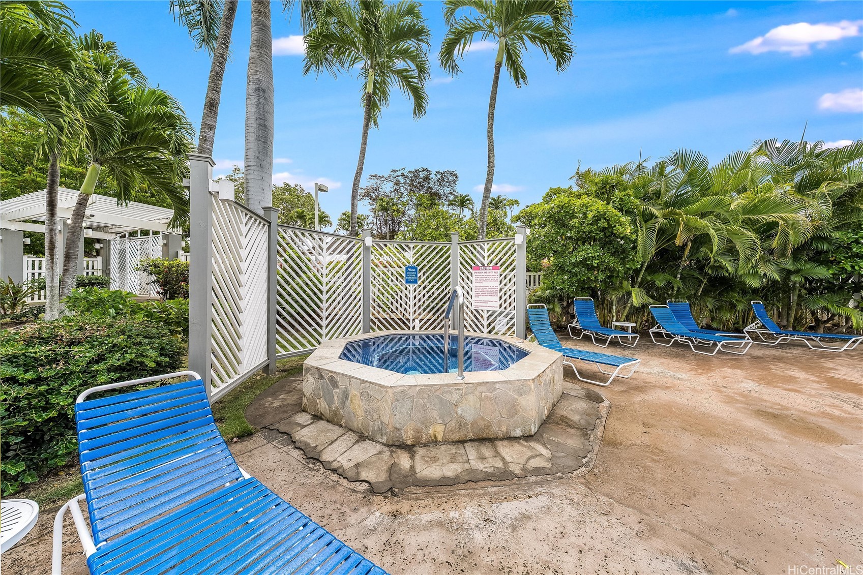 585 Mananai Place 26U