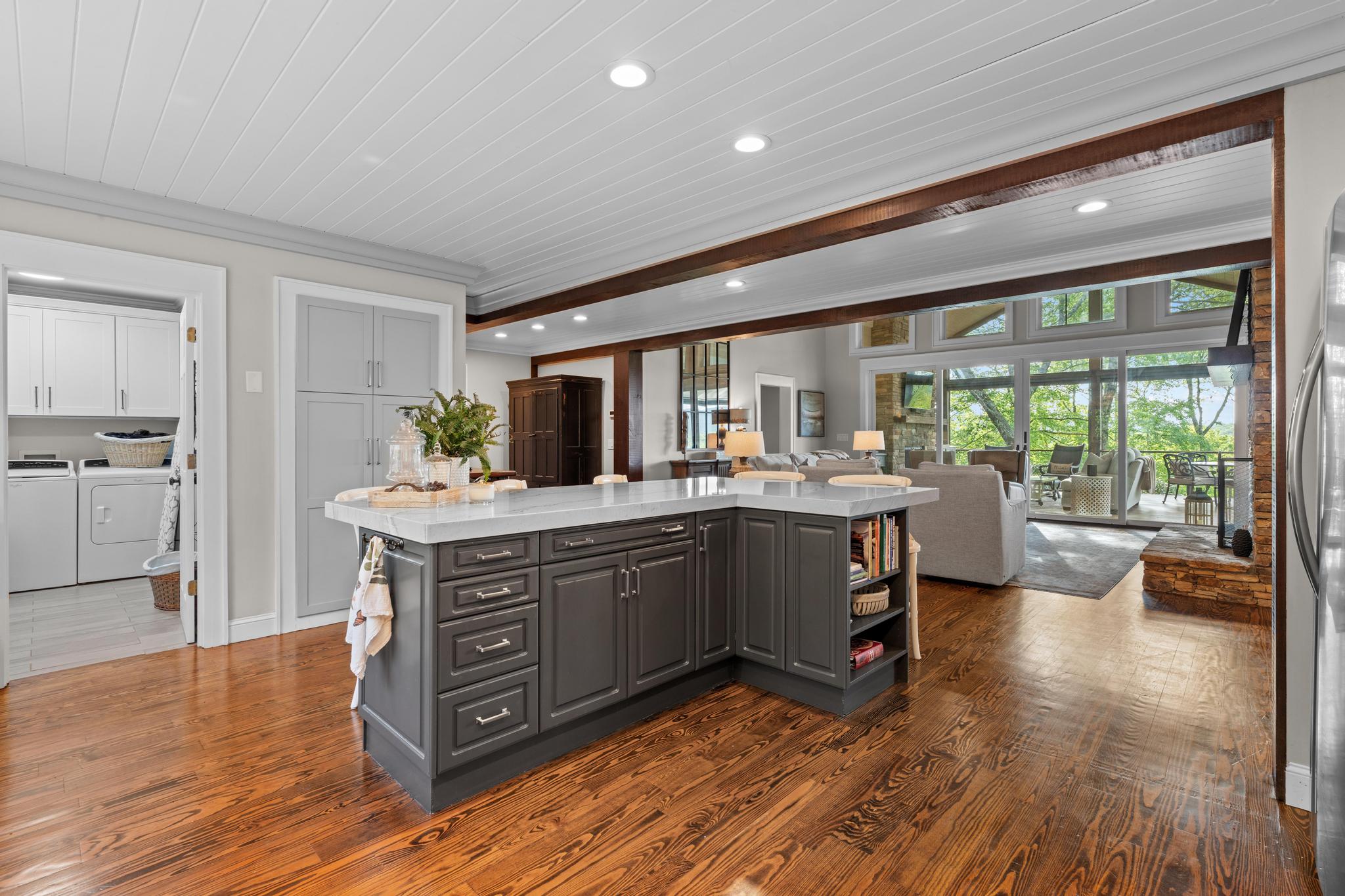 108 W View Way