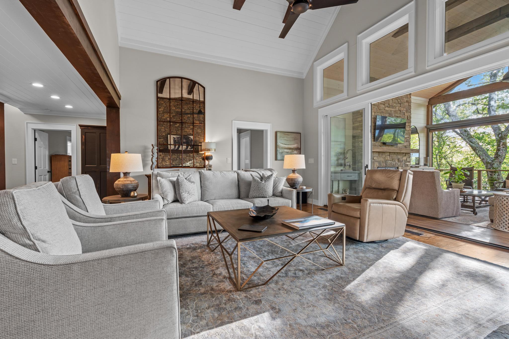 108 W View Way