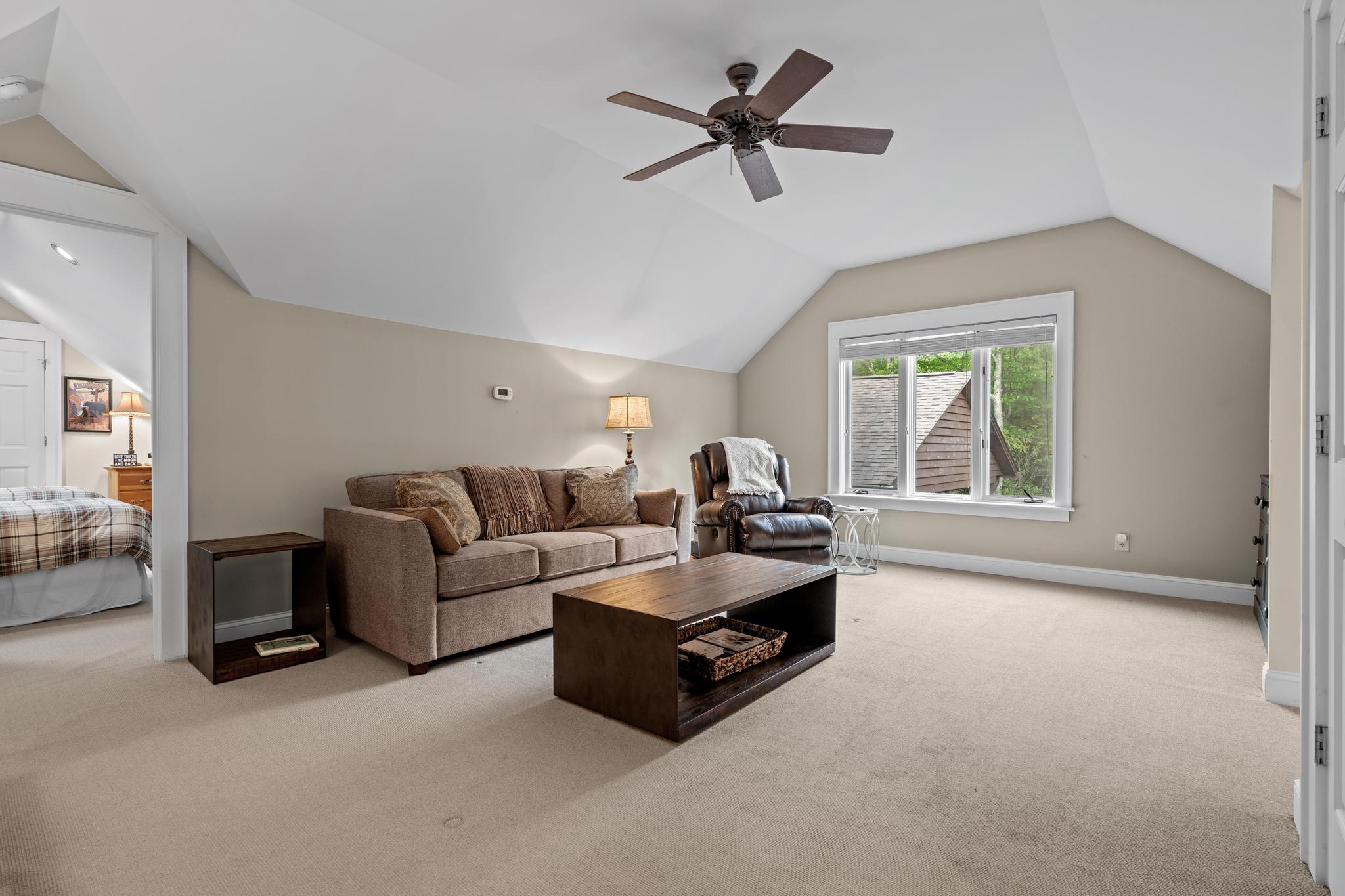 108 W View Way