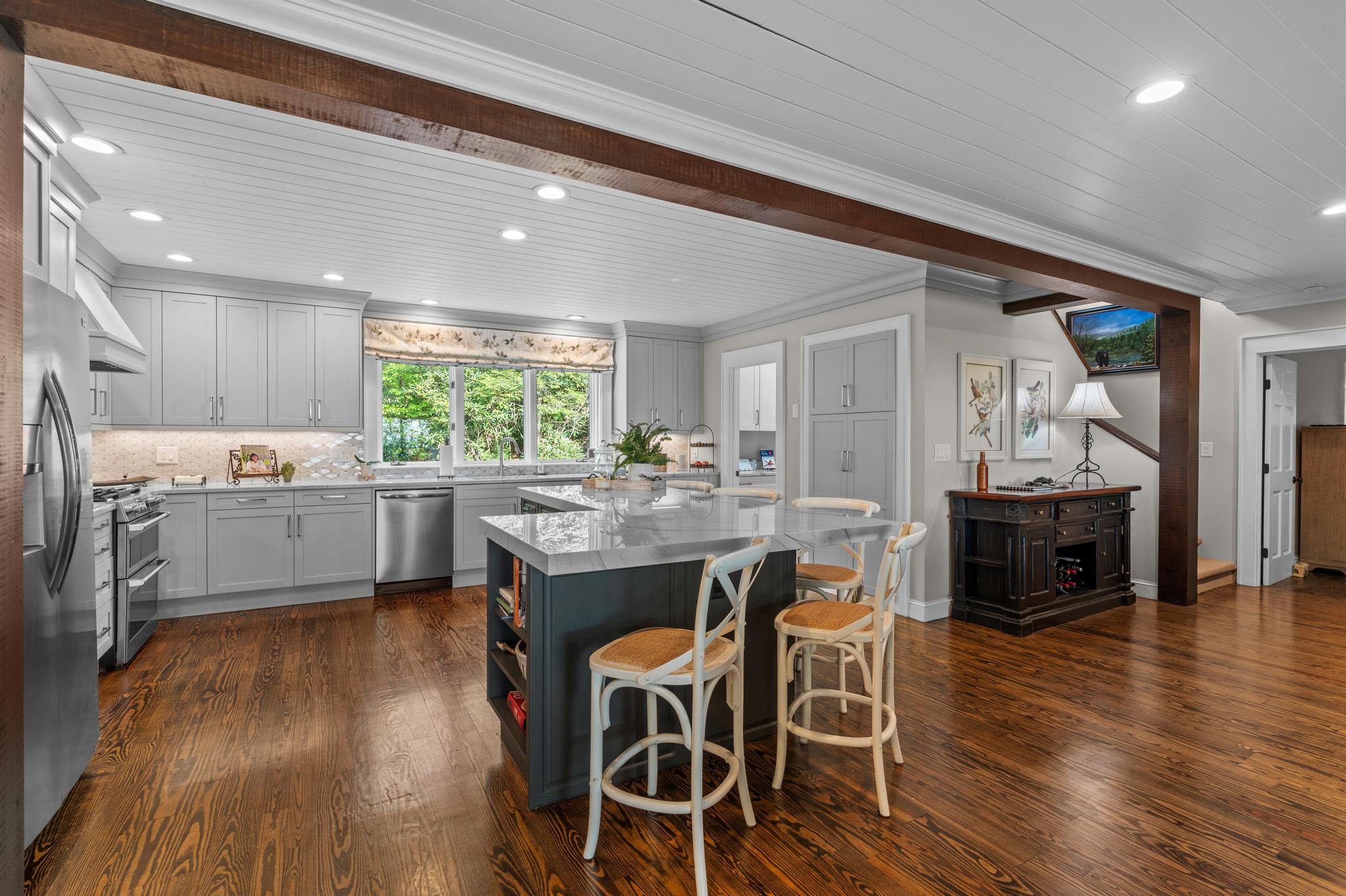 108 W View Way