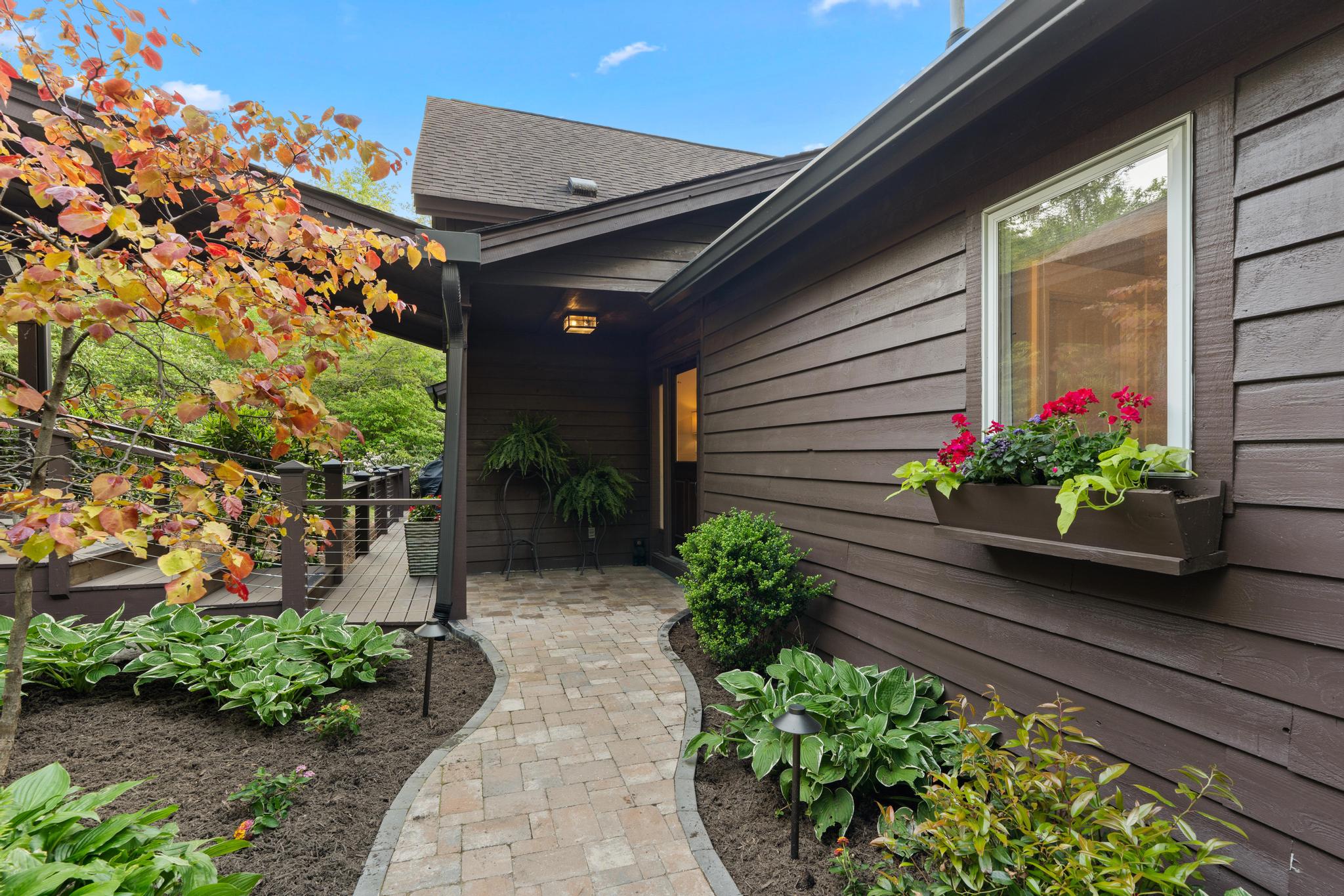 108 W View Way