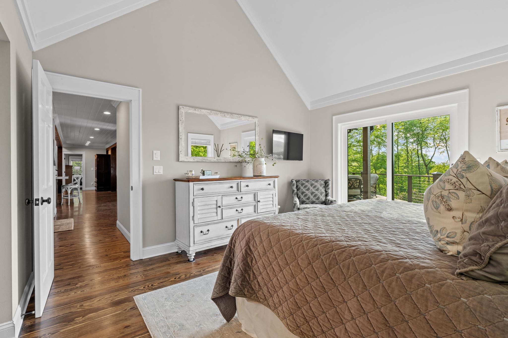 108 W View Way