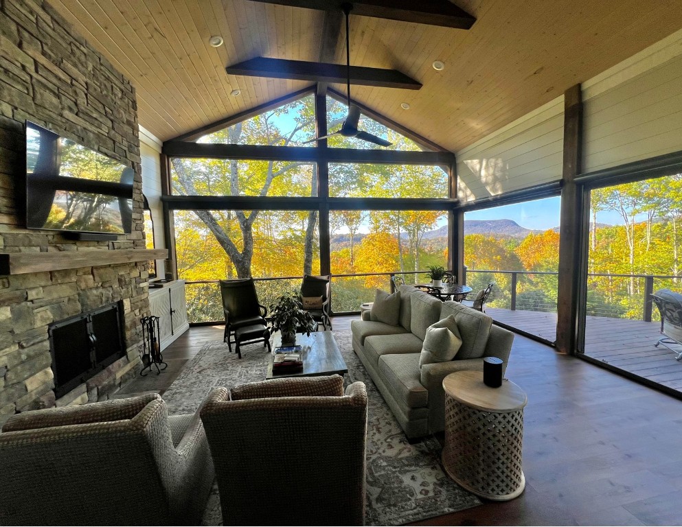 108 West View Way
