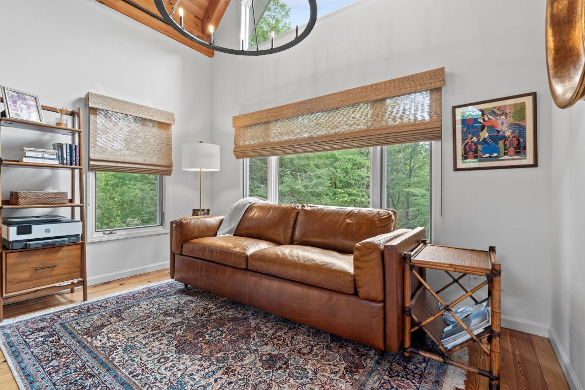 891 Crescent Trail