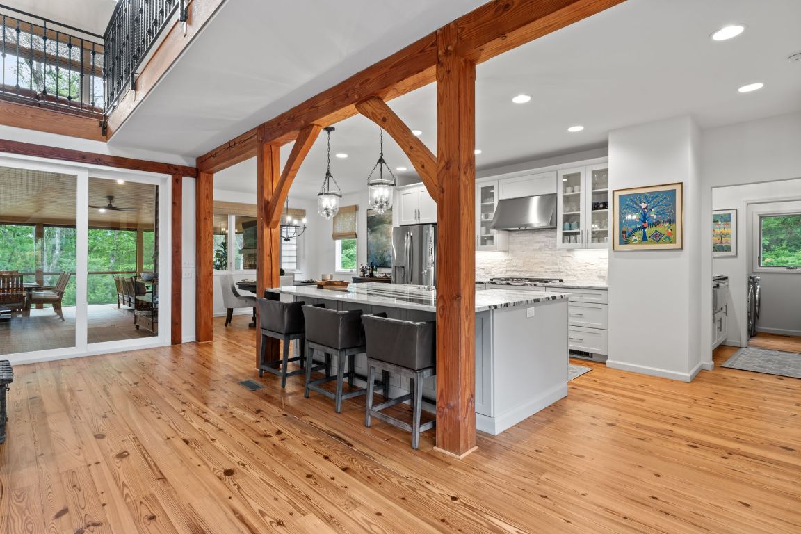 891 Crescent Trail